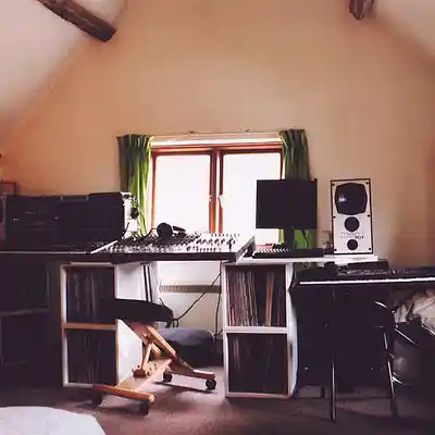 Picture for song 'STOP PLAYIN' by artist 'imperial tracks ent'