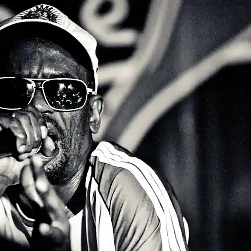 Picture for song 'mixkit-young-trizzy-02-431' by artist 'AMERICAN RAP TOOP100'