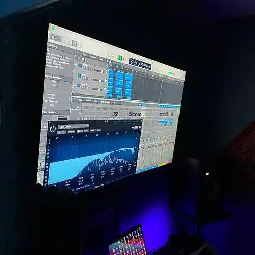 Picture for song 'SO FLY' by artist 'SMOOTH352'