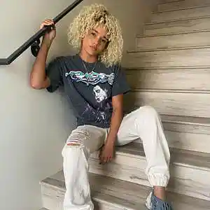 Picture for song 'You Dont Deserve Me (BUY 1 GET 4 FREE)' by artist 'Loudly Soul'