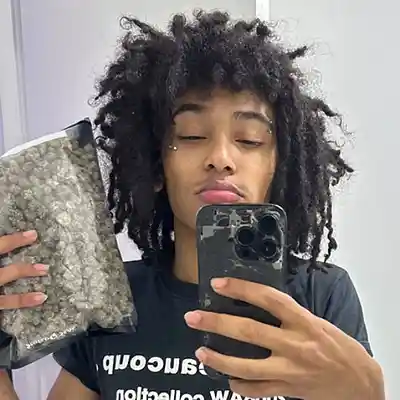 Picture for song 'Simple Jaydes x Wifiskeleton Type Beat.w' by artist 'syobangz'