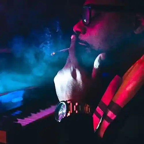 Picture for song 'stuck' by artist 'Mkp'