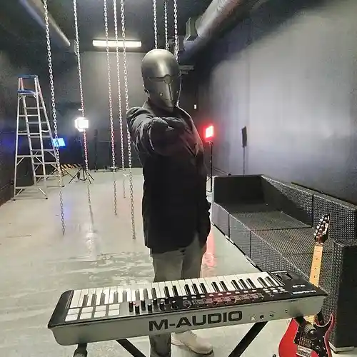 Picture for song 'Rearview(Crusin girl top)' by artist 'AQ8'