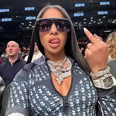 Picture for song 'YAILIN LA MAS VIRAL TYPE BEAT - SHORTY REMIX' by artist 'Bass Drynk'