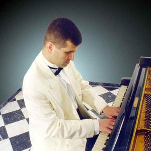 Picture for song 'Schumann Piano Sonata No 1 Op 11 Mvt 2 Aria' by artist 'DIMITRIS SGOUROS - PIANIST'