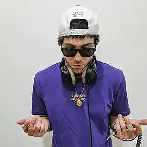 Picture for song 'Landing *NEW CLUB BANGER*' by artist 'Andymatt'