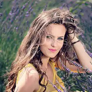 Picture for song 'SIMPLICITY (feat. Paolamadelaine) [Spanish]' by artist 'Round The Globe'