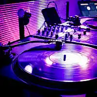 Picture for song 'Moov' by artist 'FifthBeat'