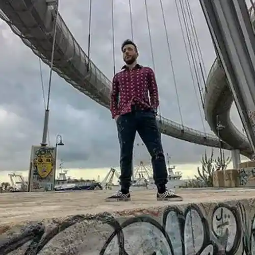 Picture for song '??? Crocano - pino scotto conduce sanremo 2022 asm' by artist 'Toni Crocano'