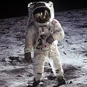 Picture for song 'Space Program' by artist 'Arend'