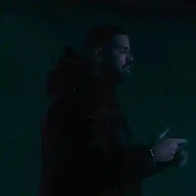 Picture for song '"Black Feathe" Drake, Hard Trap Beat' by artist 'Damon Fozz Beats'