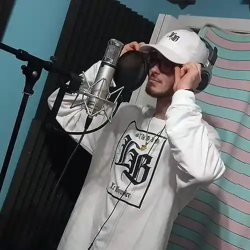 Picture for song 'Vee-k - Never Give Up' by artist 'Lebouvier'