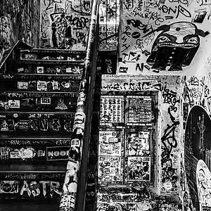 Picture for song 'Hardcore Lo-Fi' by artist 'MaDrumBeats'