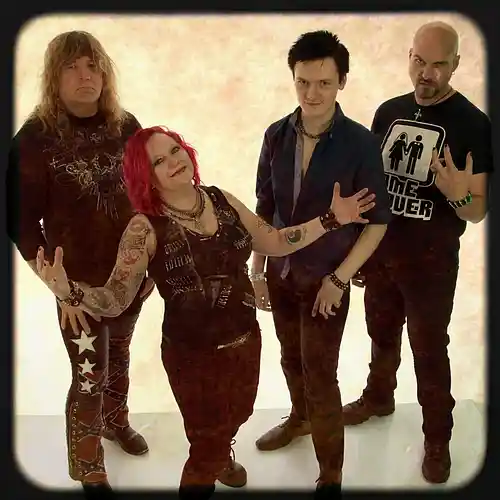 Picture for song '10 - Only One Who Gets Me' by artist '3 Kisses'