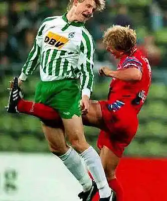 Picture for song 'Glassesque' by artist 'Christopher Shaver'