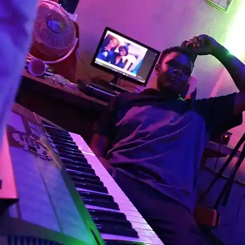 Picture for song 'MOONLIGHT5BMixedByCyrome5D' by artist 'Legendbuya'