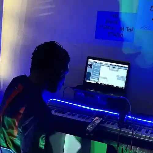 Picture for song 'Sweet Love' by artist 'Teejays WRLD'