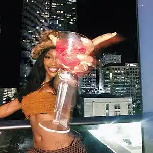 Picture for song 'Yesterday (R&B Guitar) @ybcordell x niharu_senpai' by artist 'YB Cordell'