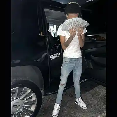 Picture for song '"Sleazy Flow Pt. 2" - BUY 2 GET 1 FREE' by artist 'prodleavz'