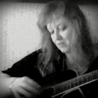 Picture for song 'I Wanna Go Back (acoustic cover)' by artist 'Strummergurl'