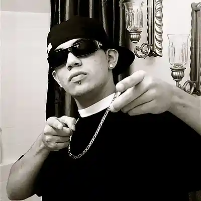 Picture for song 'here i am' by artist 'snoop-e'