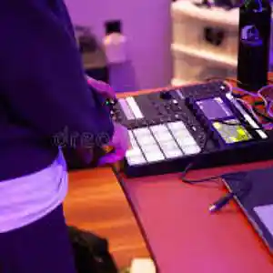 Picture for song '"too hard"' by artist 'Lyrical616'