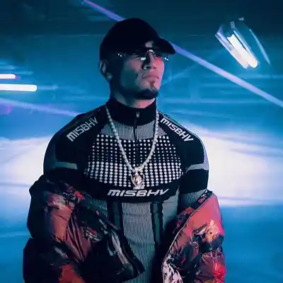 Picture for song '"LLAMAME" Omar Courtz x Bad Bunny Type Beat' by artist 'Suak La Magia'