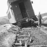 Picture for song 'Off Track (Instrumental)' by artist 'Denzlo'