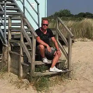 Picture for song 'Stelzer - Shadow' by artist 'STELZER'