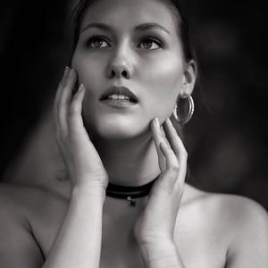 Picture for song 'It's a Hurting Kind of Love' by artist 'JakeJ'