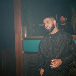 Picture for song '(FREE) Drake Type Beat 2021 - Headshot' by artist 'Diego Royce'