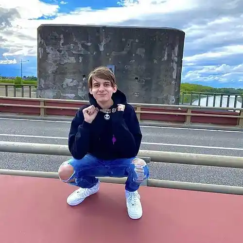 Picture for song 'candy - shop' by artist 'RickMyName'