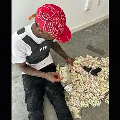 Picture for song '"Hyper Glock" - BUY 2 GET 1 FREE' by artist 'prodleavz'