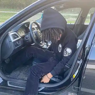 Picture for song '1oneam x pradabagshawty type beat "famous"' by artist 'ycanon'
