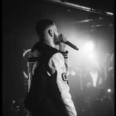 Picture for song 'GLIZZ TYPE BEAT - "FREE FLOW"' by artist 'hezibeats'