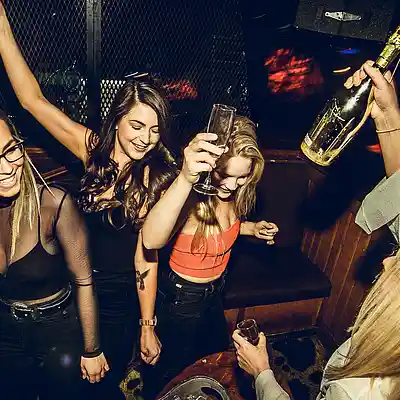 Picture for song 'DBE-Drinks On The House' by artist 'DarksideBeatsEntAlt'