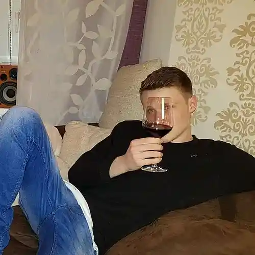 Picture for song 'Mira G min' by artist 'MRTN'