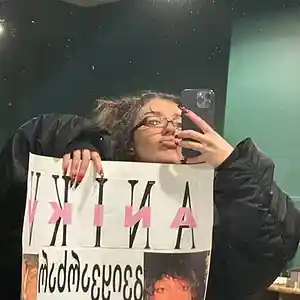 Picture for song 'ten' by artist 'howww'