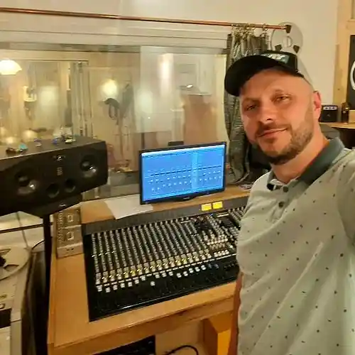 Artist picture