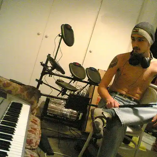 Picture for song 'YeaH' by artist 'BugrA'