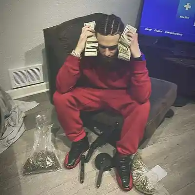 Picture for song 'HADES 66 Type Beat "SANTO" TRAP' by artist 'Yon J Produce'
