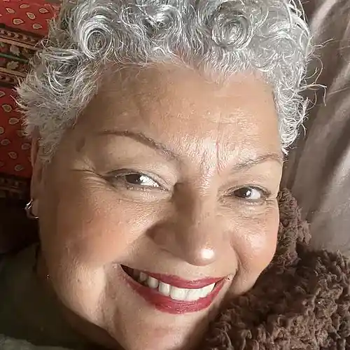 Picture for song 'bennieberetta_whateverlolawantscover' by artist 'Benilda Beretta'
