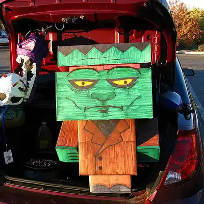 Picture for song 'FREE DL *SPEAKER BOOMER* MONSTER IN THE TRUNK' by artist 'Big Red Beatzz'