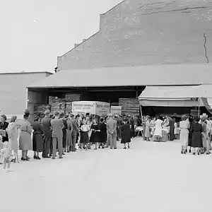 Picture for song 'Picnic at the Refinery' by artist 'Manfred's Mirror'