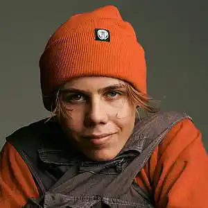 Picture for song 'HOLD ME DOWN' by artist 'victorbeatsyy'