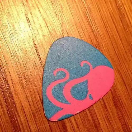 Picture for song 'playing with the looper' by artist 'Robert Huskinson'