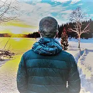 Picture for song 'Looking Back' by artist 'Gabriel 880'