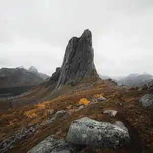 Picture for song 'A Little Spooked (90bpm, B min)' by artist 'HappyFace'